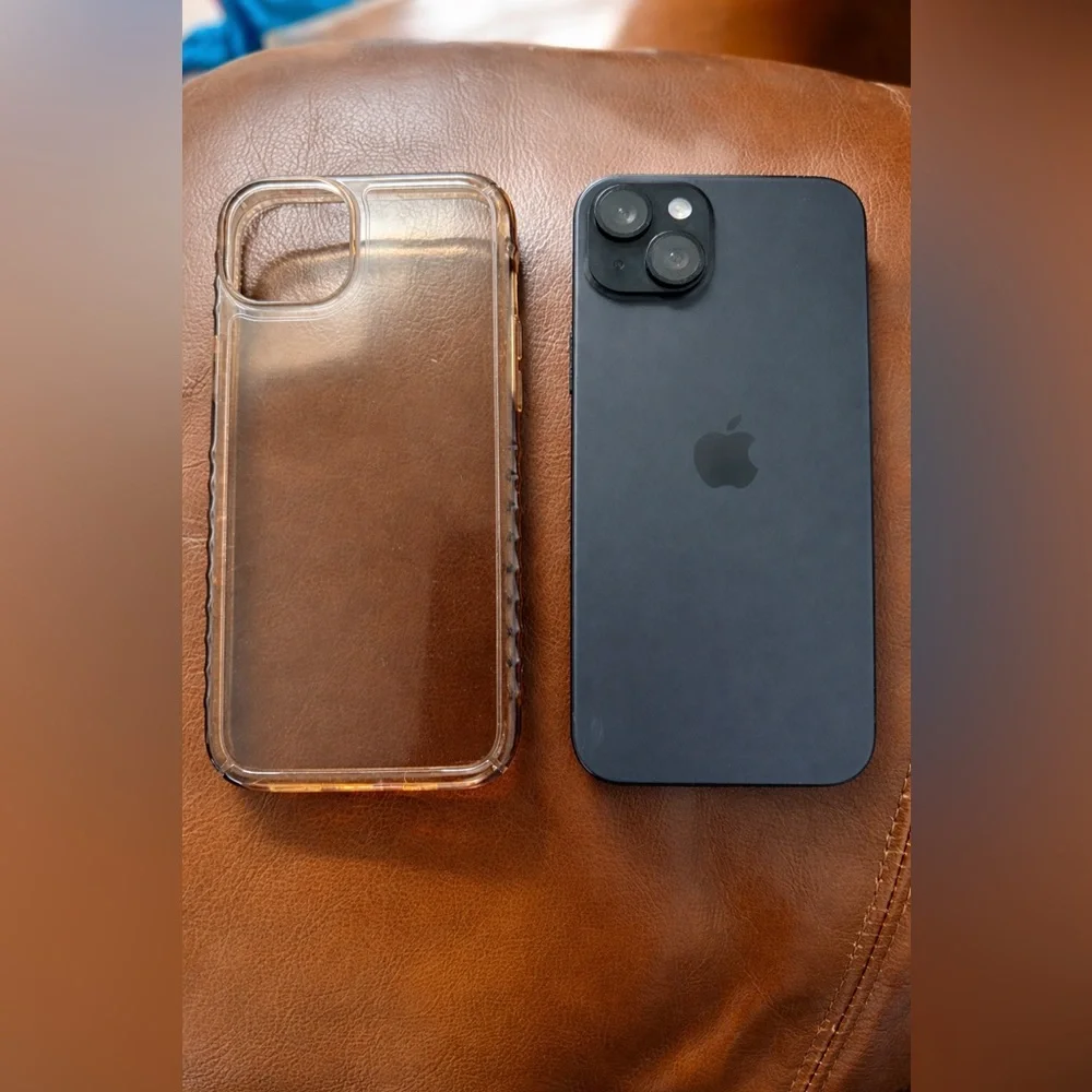 iPhone 15 Plus Unlocked + Clear Case